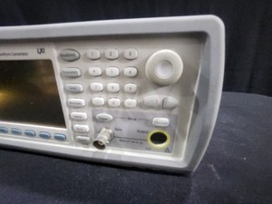 PLC 33521A: Generador de Funciones/Ondas Arbitrarias, 30 MHz AS-IS (1798) para Producto en Garantía - Product Image 2