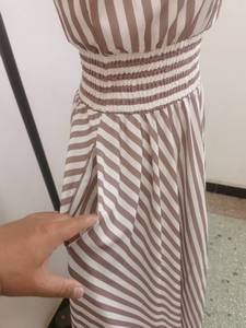 เดรสยาวลายทางสำหรับผู้หญิง กระดุมผ่าหน้า เอวสม็อคสูง ทรงเอพลิ้วไหว มีกระเป๋า แฟชั่น - Product Image 6