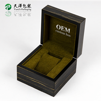 Boîte à montre en bois plaqué rayé personnalisée pour l'emballage de montres haut de gamme, boîte de présentation de montre unique avec logo personnalisé