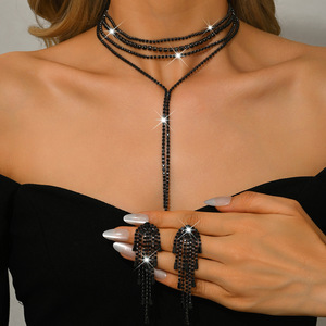 Gothic Dark Style Schmucksets Mehrschichtige Halskette Modische Schwarze Glänzende Strass-Quasten-Ohrringe und Halsketten für Damen Set - Product Image 4