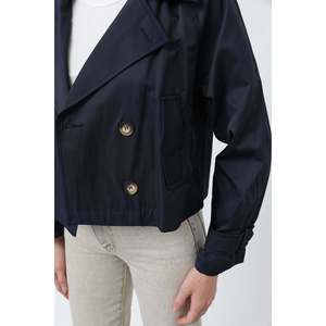 Trench-coat court pour femme de la marque Soul, design moderne et élégant, bleu marine, parfait pour toutes les saisons, disponible en tailles S-L - Product Image 2