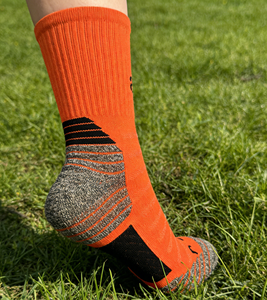 Chaussettes de sport en nylon tricoté respirant de haute qualité pour hommes, avec logo personnalisé, antibactériennes, en tissu éponge - Product Image 1