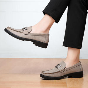 รองเท้าลำลองผู้ชายรุ่นใหม่ปี 2026 ดีไซน์หนังกันลื่น พร้อมรองเท้าหนังแบบสวมและรองเท้าอ็อกซ์ฟอร์ดพื้นนุ่มทำมือ - Product Image 6