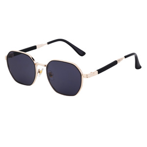 Lunettes de soleil carrées sur mesure pour hommes, verres PC UV400, style Instagram, monture noire, emballage en boîte DG-98211 - Product Image 3