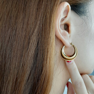 Latest Design Stainless Steel 18K Gold Plated Chunky <strong>Hoops</strong> Women <strong>Large</strong> Thick Big <strong>Hoop</strong> Earrings Gold - Product Image 5