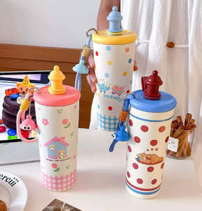 700ml Cartoon-designed <b>Large</b>-capacity Insulated Tumbler For Girls - Stainless Steel Coffee <b>Cup</b>, Portable & Cold-retaining - Product Image 1