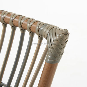 Muebles de Patio, Silla de Mimbre de Ratán con Respaldo Alto, Juego de Mesa de Comedor Redonda, 4 Juegos de Sillas de Jardín para Exteriores - Product Image 3