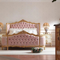 Meubles de chambre à coucher de style classique de luxe, cadre en bois massif, lit sculpté à la main, taille king, feuille d'or, velours rose, lit Chesterfield français