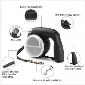 Guinzaglio Retrattile Automatico a LED per Cani di Grossa Taglia Nero Prodotto per Animali Domestici con Logo Personalizzato Vendita all'Ingrosso dal Produttore - Product Image 3