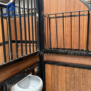 スイングドアホースストール,ローリングフィーダー付き - Product Image 6