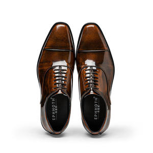 รองเท้าเดรสทางการสำหรับผู้ชายดีไซน์เนอร์แนวธุรกิจแฟชั่นสไตล์อิตาลีตัดหนังมุกแบบสั่งทำ - Product Image 2