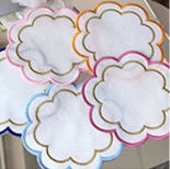 Couleur aléatoire Garniture de coquille brodée