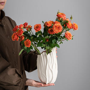 Vase en céramique Little Red Book Explosions, décoration créative pour arrangement floral, ornements de bureau à domicile, artisanat transfrontalier - Product Image 3