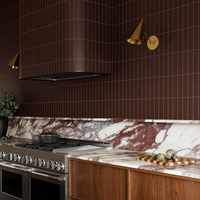 Armoires de cuisine modernes sur mesure en bois de pin massif bicolore, résistantes à l'eau, écologiques, installation facile, armoires pour toute la maison, OEM