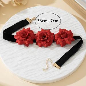 قلادة عنق نسائية رومانسية عتيقة قماش أحمر قلادة مخملية - Product Image 2