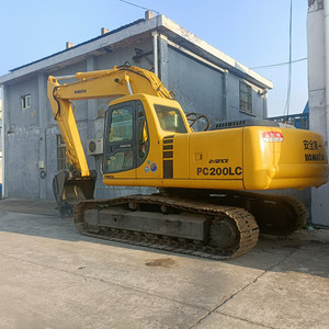 Excavatrice sur chenilles hydraulique Komatsu PC200 PC300 450 d'occasion en excellent état et à haute efficacité - Product Image 4