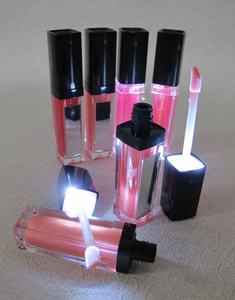 Brillo Labial LED en Envase de Plástico para Cosméticos con Color y Logotipo Personalizables - Product Image 4