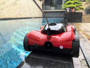 Kit complet d'entretien de piscine incluant un aspirateur robot et un équipement de test de l'eau - Product Image 2