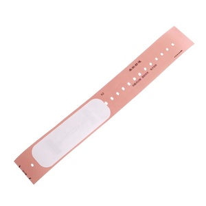Bracelet de sécurité anti-perte en PVC pour enfant, personnalisable avec nom et numéro de téléphone, idéal pour les voyages en famille et la maternelle - Product Image 3