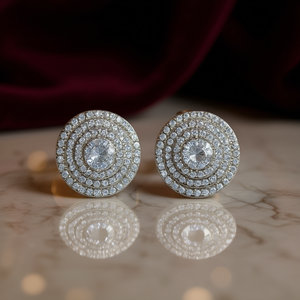 Orecchini in Oro Bianco con Diamanti Taglio Brillante Rotondo Colore G Gioielli Classici da Sposa per Donna - Product Image 2