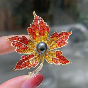 Broche de Flores para el Pecho, Estilo Otoñal, con Perla de Agua de Mar de Tahití y Patrón de Hojas de Arce, Regalo de Cumpleaños para Mujer, Venta al por Mayor y al Detal - Product Image 5
