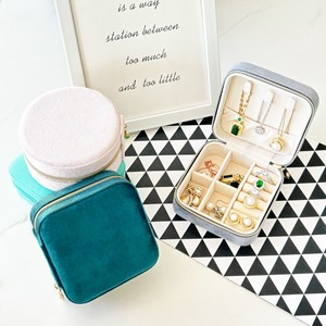 Hộp đựng trang sức du lịch cao cấp FANDIJI, có thể tùy chỉnh logo, chất liệu da PU, hình vuông/tròn, có ngăn đựng, chất liệu nhung, hộp trang sức mini - Product Image 2