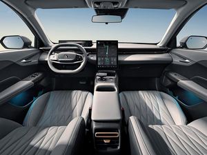 Voiture à essence neuve Changan Yida 2023 Lamore fabriquée en Chine, en stock, modèle haut de gamme berline 1.5T GDI DCT, voiture à essence bon marché - Product Image 3