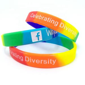 ファッションロゴカスタムプリントプロモーションレッドブルーセグメント2色広告デボスイエスチャーリーシリコンリストバンドブレスレット - Product Image 6