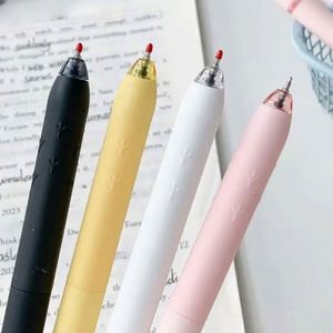 Stylo Gel Mignon en Forme de Poulet pour le Bureau et les Études – Séchage Rapide, Papeterie Essentielle, Amusant, Anti-Stress, Indispensable pour la Rentrée Scolaire - Product Image 3