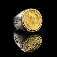 Bague Crucifix Catholique Saint Benoît pour Hommes, Élégante en Acier Inoxydable, Bijou Religieux Jésus Exorciste