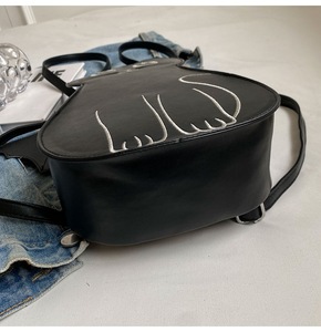 Sac en forme de <span class=keywords><strong>chat</strong></span> pour femmes Halloween Gothique Sac à main <span class=keywords><strong>chat</strong></span> noir 3D avec ailes de chauve-souris détachables Forme de dessin animé Petit sac à dos pour Halloween - Product Image 4