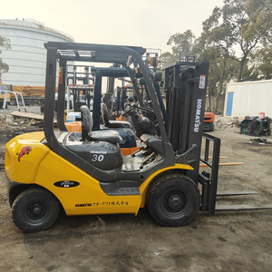 Chariots élévateurs d'occasion de bonne performance KOMATSU FD30 avec moteurs japonais importés Chariot élévateur à contrepoids de 3 tonnes en stock - Product Image 3
