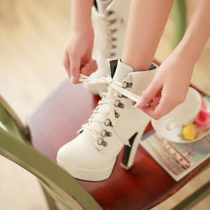 Zapatos elegantes para mujer, botines de piel sintética color caqui con suela de plataforma y tacón de aguja con cordones delanteros, para discoteca y uso diario. - Product Image 2