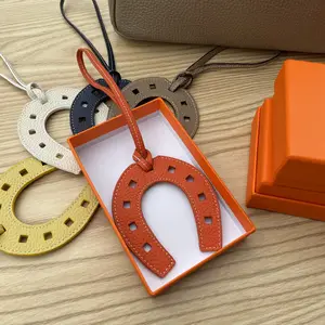 Key Rings Holder Bag Pendant High-Grade for Accessory Mini Pendant Leather U -Shaped Pendant