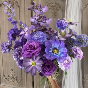 Fleurs artificielles en soie de couleur violette pour les mariages, décoration de lieux de réception - Arrangements au sol, style nordique moderne, bricolage floral - Product Image 5