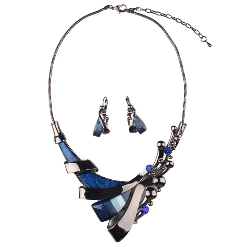 Fashion European and American Exaggerating retro geometric blue jewel collar jewelry necklace sets.