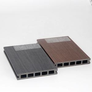 <span class=keywords><strong>Precio</strong></span> de fábrica Eco-Friendly WPC Composite Decking Buena venta Co-Ectrusion Cepillado Teak <span class=keywords><strong>Ipe</strong></span> para Garden Hospital Diseño moderno - Product Image 3