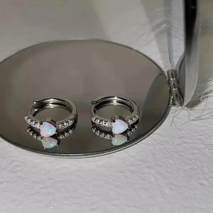 Orecchini a Cuore per Donne, Stile Dolce, Accessori per Orecchie da Indossare Ogni Giorno - Product Image 1