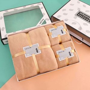 Juego de Toallas de Baño de Felpa de Coral y Poliéster 2025, en Caja de Regalo, Súper Suaves, de Secado Rápido, Diseño a Cuadros, Juego de Tres Piezas - Product Image 5