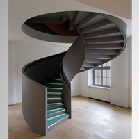 Escaliers intérieurs modernes en colimaçon de protection contre l'incendie en fer forgé Planche antidérapante Balcon Escalier global en fer forgé direct d'usine