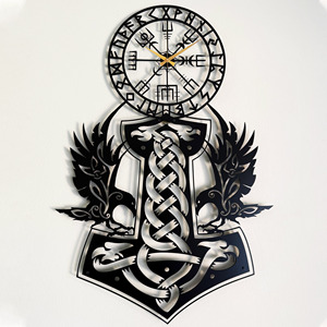 Reloj de Pared Metálico Vikingo Multiestilo Vegvisir con Runas Nórdicas, Mjolnir, Cuervos, Barco de Guerra y Hachas, Cortado con Láser, Recubrimiento en Polvo, Personalizable - Product Image 3