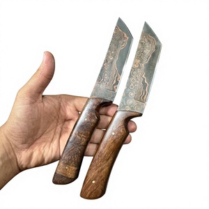 Cuchillo de Hoja Fija de Acero Damasco y Cobre con Mango de Madera, Personalizable, para Caza, Camping y Supervivencia - Product Image 3