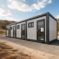 Camp de chantier préfabriqué en conteneurs, modules multiples connectés, portes vitrées, camp modulaire pour le personnel de chantier en zone isolée