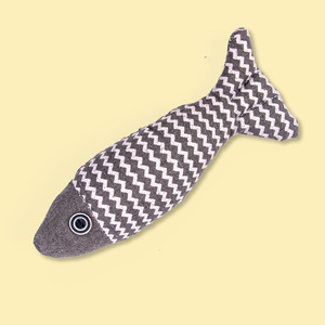 Juguete de tela con hierba gatera para gatos, en forma de pez, para masticar y dentición, accesorio interesante para mascotas - Product Image 3