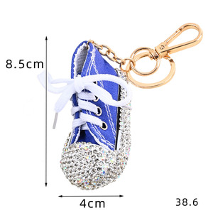 Nuevo diseño de lujo con diamantes de imitación para zapatos, llaveros para parejas, Bling Diamond Sport 3D <span class=keywords><strong>Sneaker</strong></span>, llavero para mujer, bolso, llavero para coche - Product Image 2