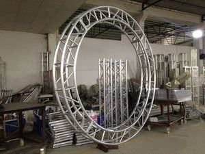 Structure d'éclairage extérieure en aluminium personnalisée pour présentoirs à tringles - Product Image 6