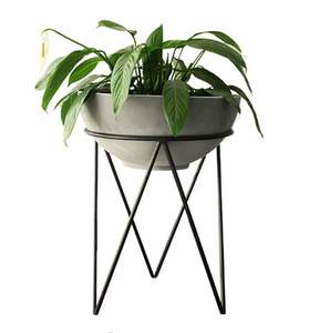 Soporte de Hierro para Macetas de Jardín con Base Triangular - Product Image 4