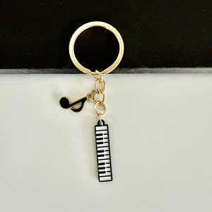Llavero de instrumento musical con nota de piano esmaltada, colgante decorativo para mochila de estudiante, bonito llavero musical femenino - Product Image 4
