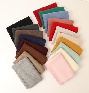 ผ้าพันคอแคชเมียร์สีเขียวมรกตสุดหรู ระบายอากาศได้ดี อุ่นสบาย ดีไซน์เรียบง่าย ทอแบบริบ สำหรับสไตล์ในชีวิตประจำวัน - Product Image 2