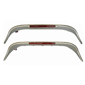 Accessoires de voiture Matériau Aileron de coffre arrière avec lumière pour Aileron de voiture pour Nissan Sunny - Product Image 1